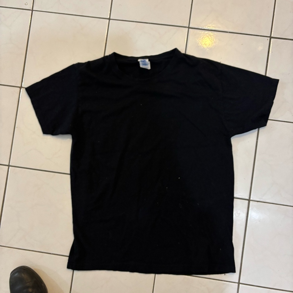 vintage 80s/90s single stitch black tshirt *accepting offers